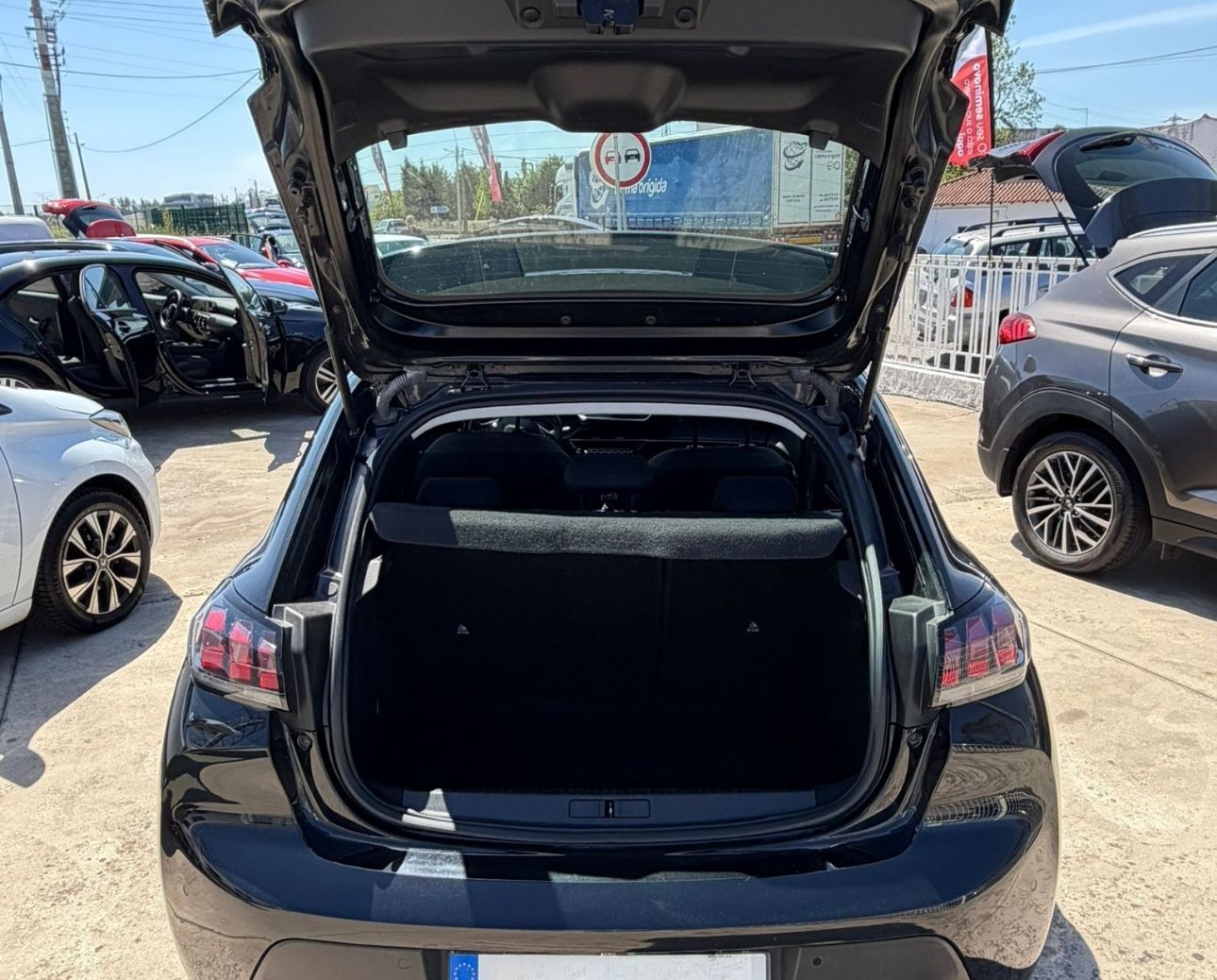 Peugeot 208 1.2 PureTech Active Pack - Image 2