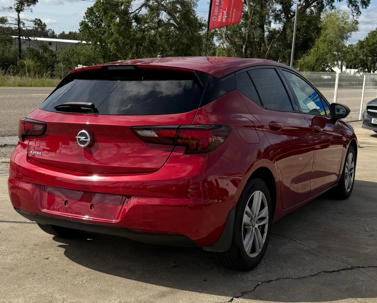 Opel Astra 1.2 Turbo - Image 3