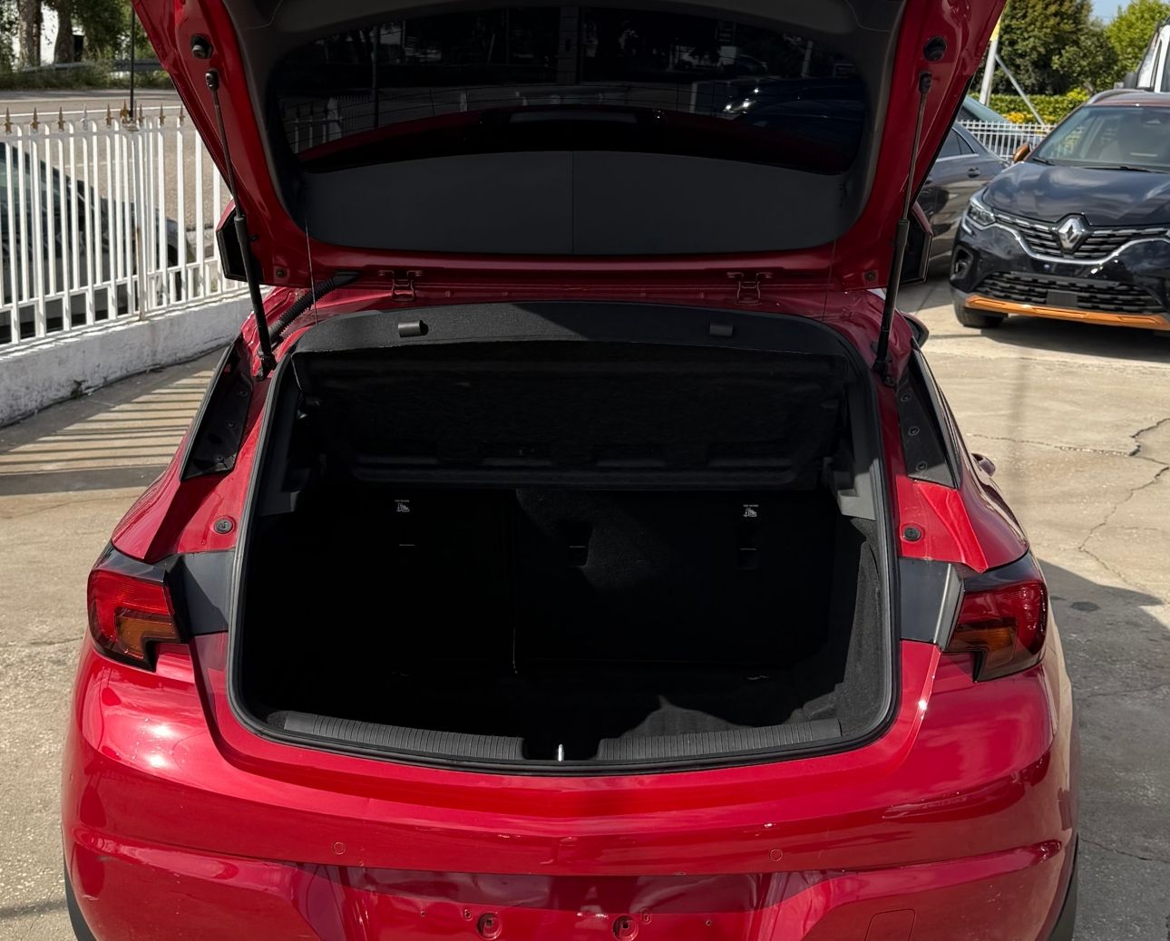 Opel Astra 1.2 Turbo - Image 4
