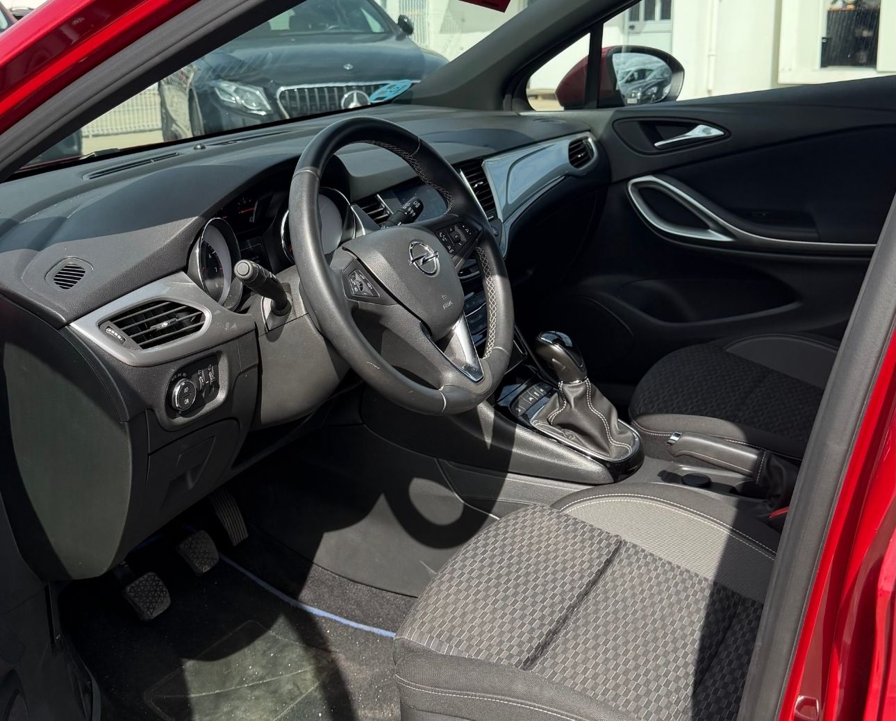Opel Astra 1.2 Turbo - Image 5