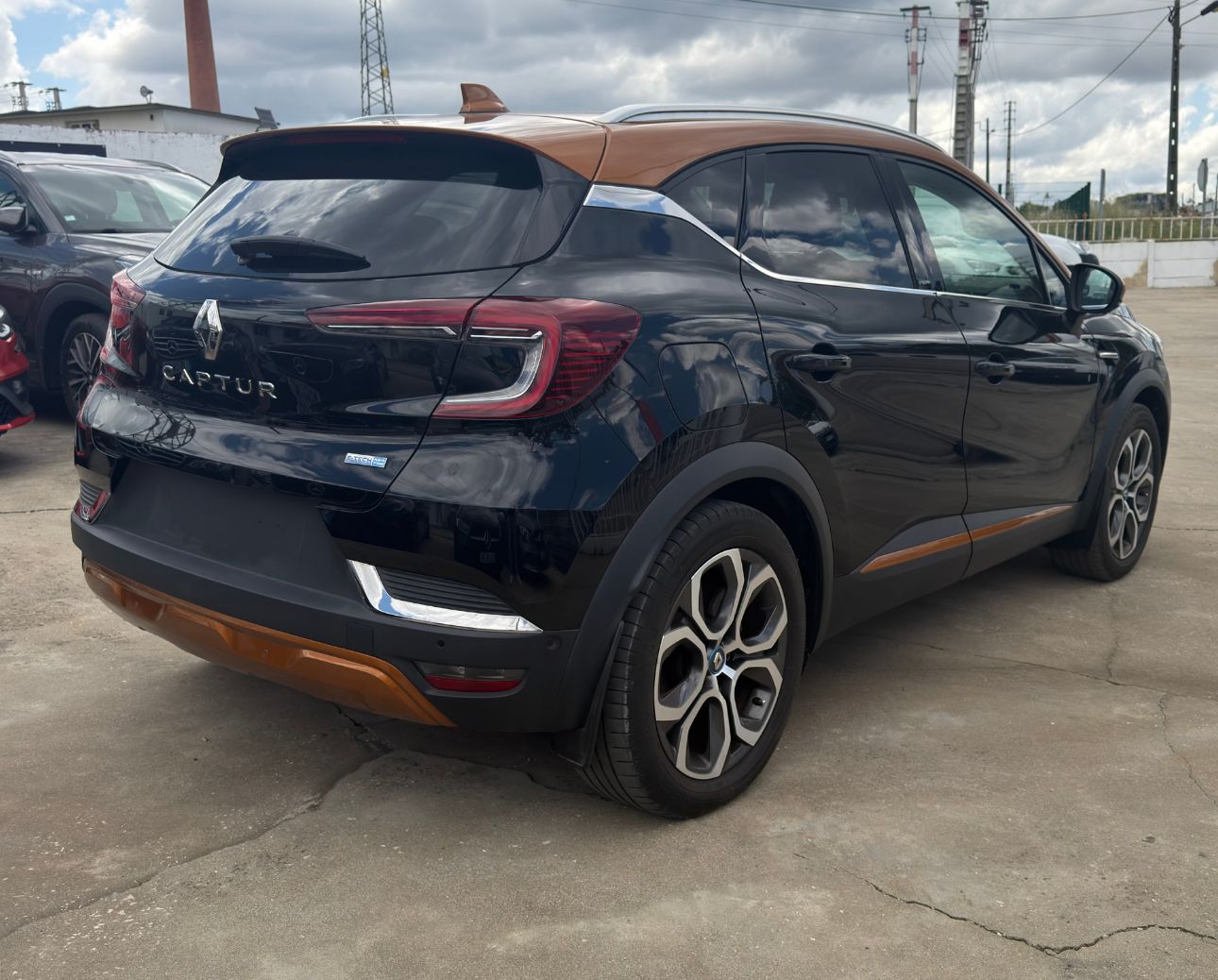 Renault Captur E-Tech Plug-in Hybrid 160 - Image 3