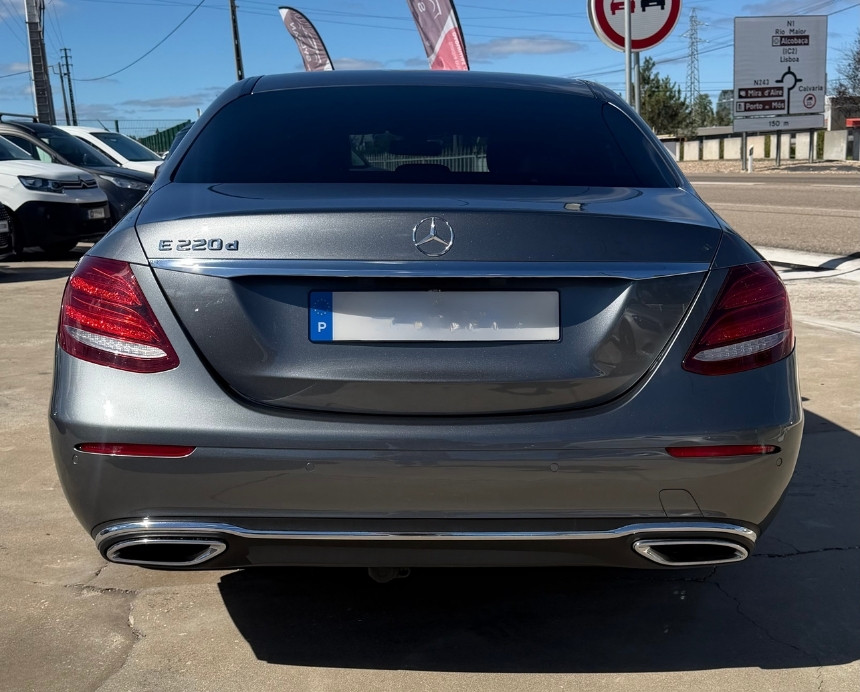 Mercedes-Benz E 220d Limousine - Image 4