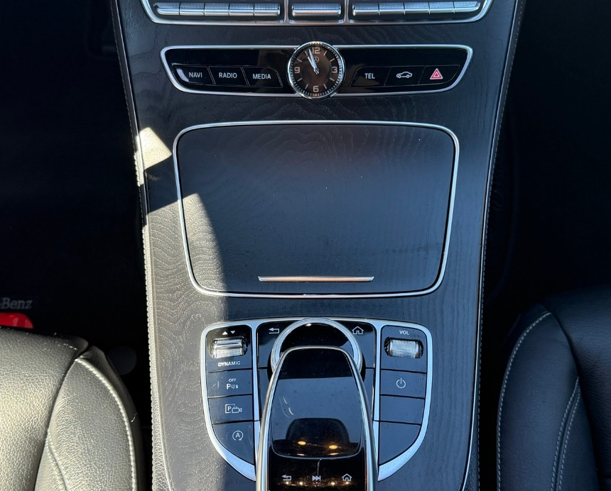 Mercedes-Benz E 220d Limousine - Image 8